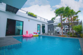 Spring Vintage Pool Villa